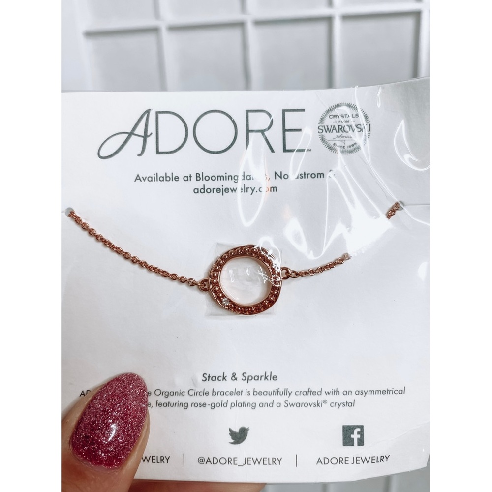 NWT Swarovski Adore Circle Braclet